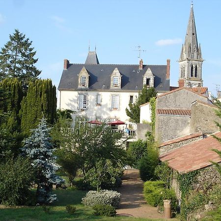 Le Petit Château Tiffauges Exterior foto