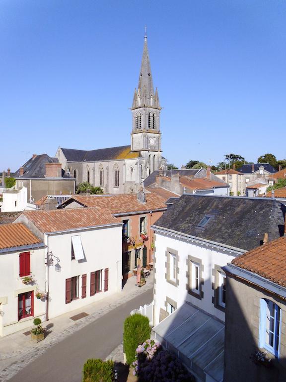 Le Petit Château Tiffauges Exterior foto