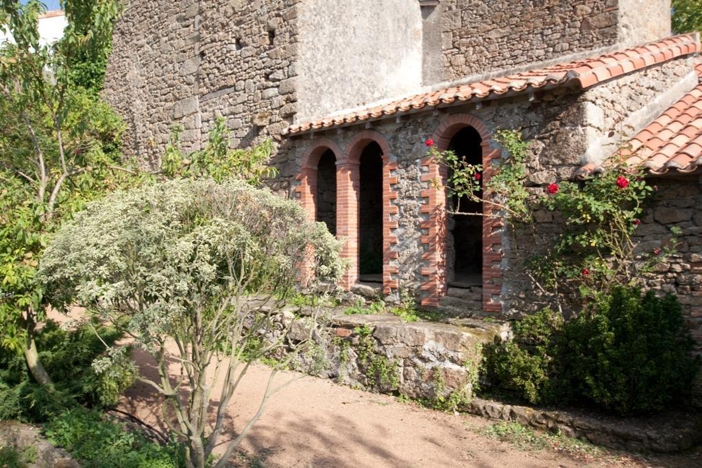 Le Petit Château Tiffauges Exterior foto