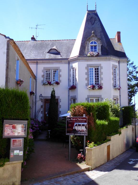 Le Petit Château Tiffauges Exterior foto